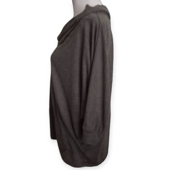 NEW YORK & COMPANY GRAY DOLMAN SLEEVE TOP SZ.M EUC. - Picture 2 of 6